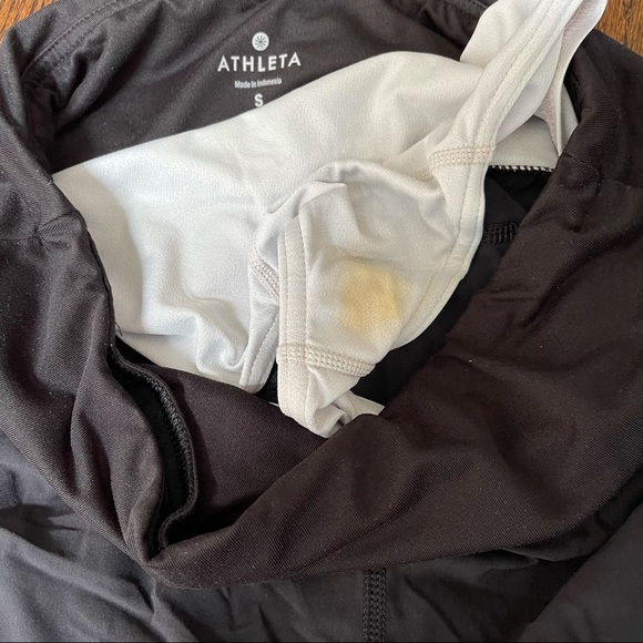 Athleta High Rise Acceleration Short size small - Picture 5 of 5
